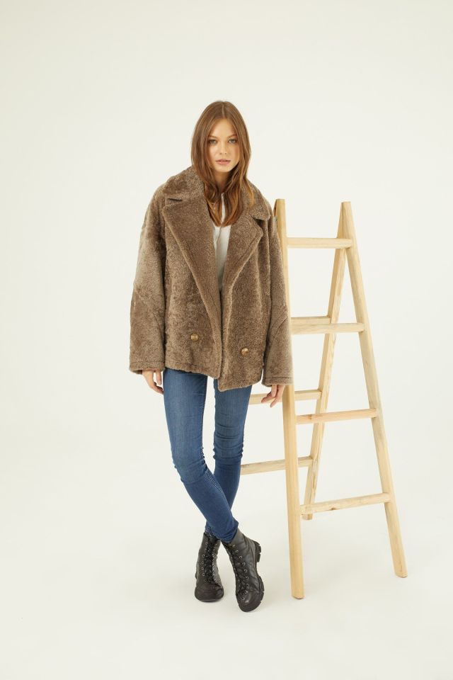 Light Brown Laurel Loose Cut Woman Shearling Coat